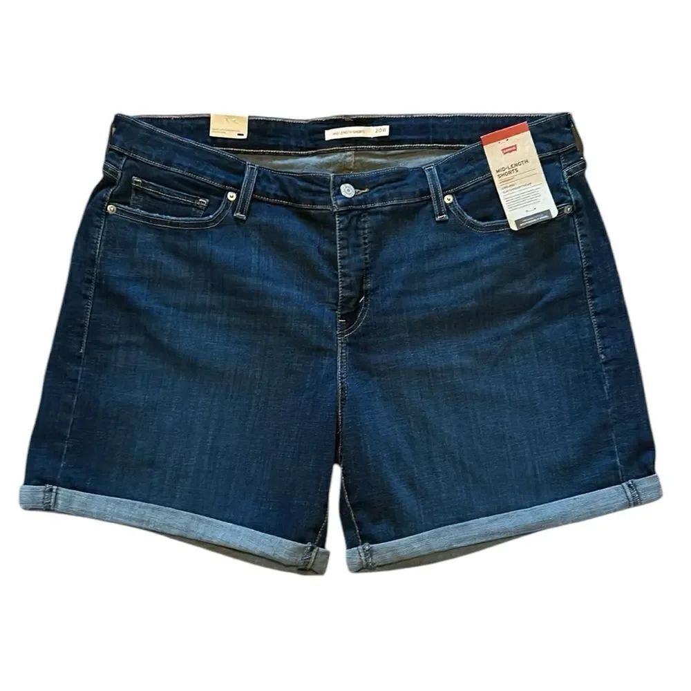 NEW Levi’s Mid Length Jean Shorts